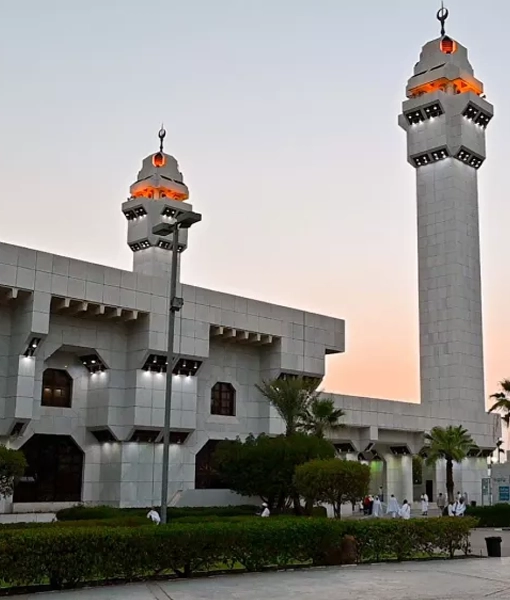 Masjid Taneem (Masjid Sayyeda Aisha)